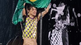 Vehículo con mercancía de Harry Styles sufre robo en Brasil