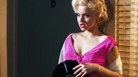 Silicona, lentes de contacto, pelucas y horas de maquillaje: así Ana de Armas llegó a ser Marilyn