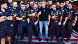 Sylvester Stallone acude a la Fórmula 1 e imprime suerte en las escuderías que visitó