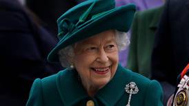 Reina Isabel II realiza “generosa donación” que ayudará a refugiados ucranianos