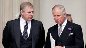 El príncipe Andrés no se moverá de la mansión de Windsor y enfrentará al rey Carlos III