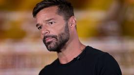 Crecen los rumores de distanciamiento entre Ricky Martin y su mamá