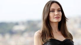 Angelina Jolie quiere que trabajes para su nueva línea de ropa