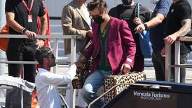 Harry Styles llega a Venecia en medio de la polémica por la cinta que protagoniza