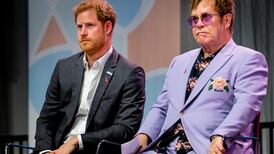 Las razones que quebraron la amistad del Príncipe Harry y Elton John