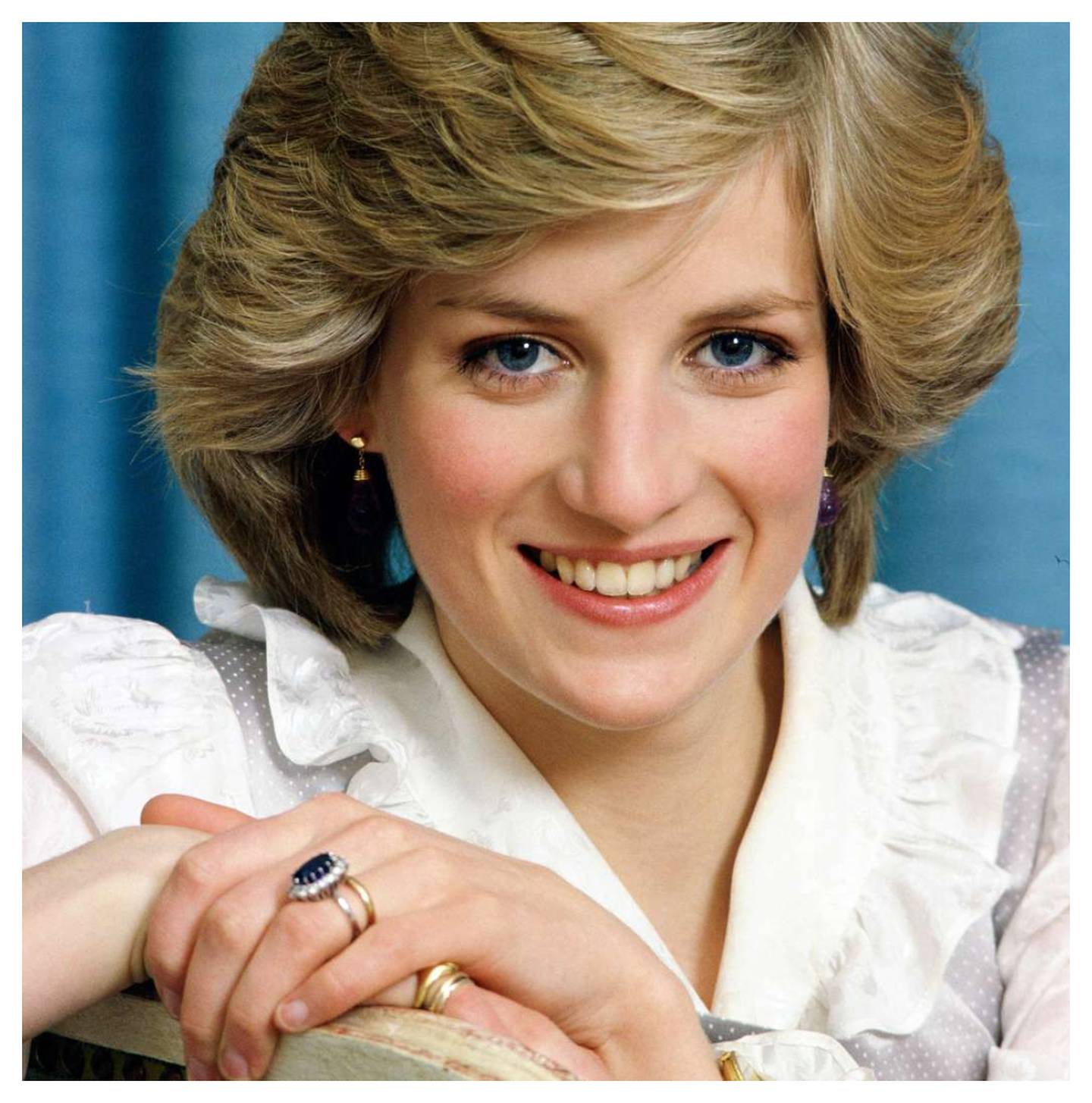 La princesa Diana de Gales recibió el anillo de compromiso del príncipe Carlos en 1981.