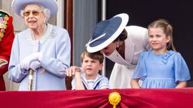 Preparan a la Reina Isabel II para que esté en el balcón de Buckingham al cierre del Jubileo