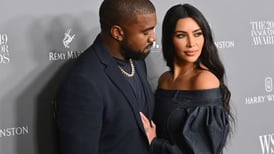 North West imita a su padre Kanye West con el permiso de Kim Kardashian