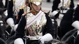 Soldado que participó en el funeral de Isabel II murió sorpresivamente a los 18 años