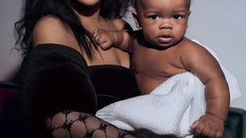 Rihanna se tomó la portada de Vogue para presentar su hijo al mundo