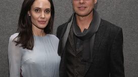 Angelina Jolie planeó las fotos que confirmaron su noviazgo con Brad Pitt