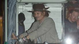 Johnny Depp es visto muy sonriente después de que le negaran a Amber Heard un nuevo juicio