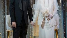 Laura Pausini se casa de sorpresa, con la hija de testigo y decena de amigos que quedan atónitos