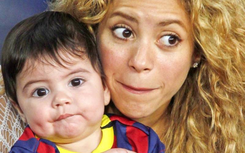 Shakira junto a su primer hijo, Milan