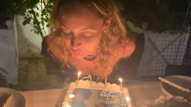 Nicole Richie celebra su cumpleaños 40 al estilo "Antorcha Humana"