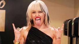 Sorprendente estilo Miley Cyrus de la Dra. Polo en su nuevo cambio de look