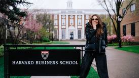 El emotivo agradecimiento de Thalía a alguien muy especial por cumplir sueño de estar en Harvard