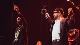 Banda MS Y Snoop Dogg recordaron a Vicente Fernández durante concierto