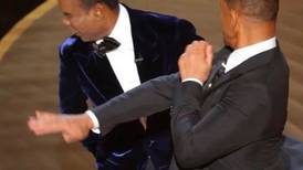 Chris Rock se habría negado a presentar los premios Emmy después de la bofetada en los Oscar