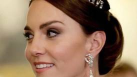 Feroz disputa de Kate Middleton y otras damas reales por el uso de joyas en coronación de Carlos III