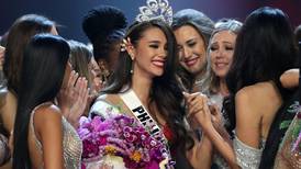 Reina filipina olvida triángulo amoroso con dueña de Miss Universo y anuncia que está comprometida
