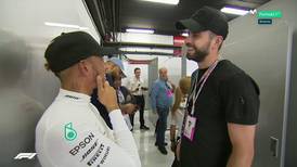 Reviven fotos del momento en que Piqué y Lewis Hamilton se conocieron