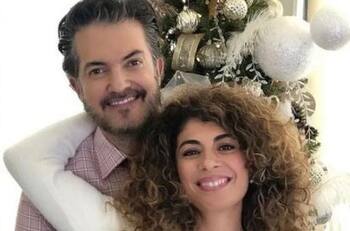 Anna Ferro, viuda de Fernando del Solar, dedica una ofrenda en honor al difunto conductor