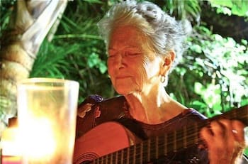 Conmueve hasta las lágrimas que cantante de 95 años haya ganado Grammy Latino