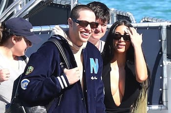 Kim Kardashian y Pete Davidson cenaron en casa uno de los hombres más millonarios del mundo