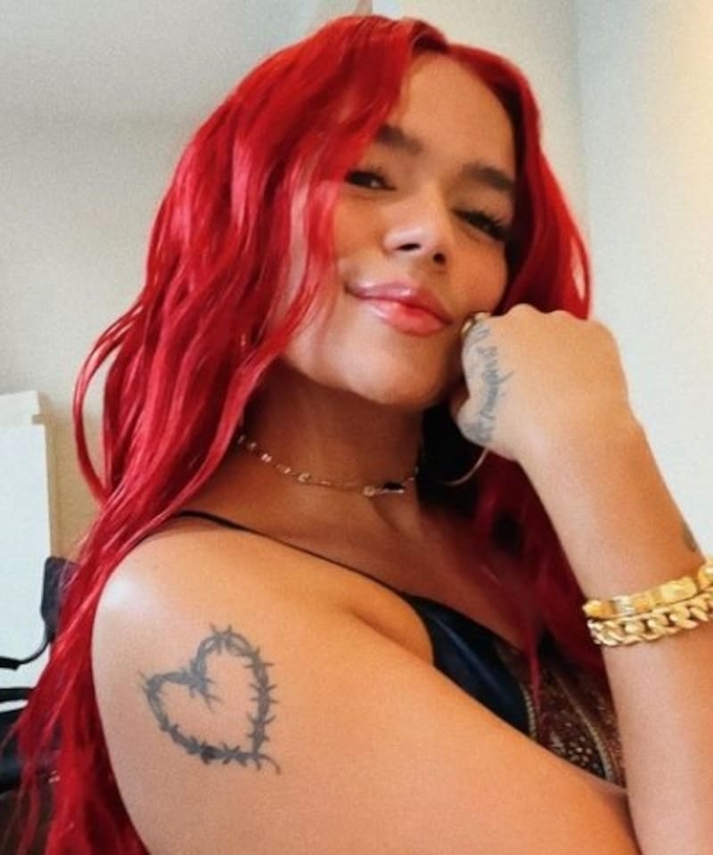 Karol G brilla con nuevo color de cabello y de zapatillas se estrenan en gira por Estados Unidos - Créditos: Instagram