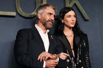 Novia de Alejandro Fernández presume de extravagante colección de bolsos de lujo