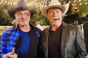 Stallone y Schwarzenegger pasan tiempo juntos tallando calabazas