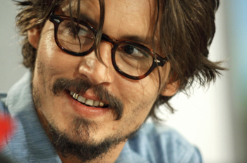 El obsesivo Johnny Depp tiene una extraña colección de muñecas Barbies