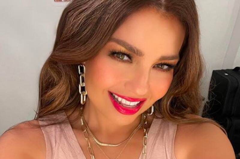 Thalía muestra tener un gran sentido del humor en redes sociales.