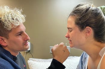 Mau Montaner comparte la fotos más tiernas e inéditas del nacimiento de Apolo en honor a su esposa