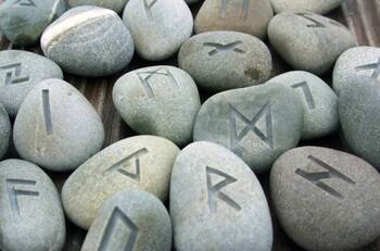 Impulsa tus estudios con la sabiduría de las runas