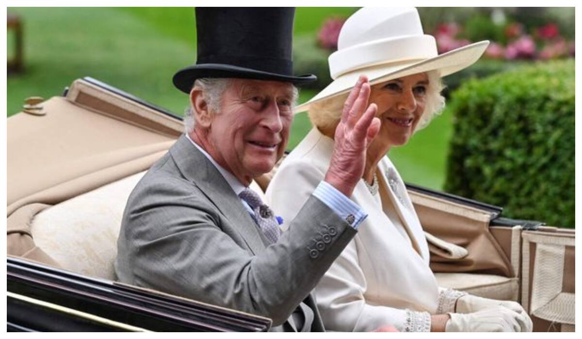 El Rey Carlos III con la reina consorte Camila.