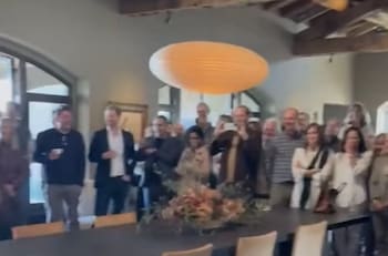 Harry y Meghan reaparecen juntos en público codeándose con ricos y famosos de Hollywood