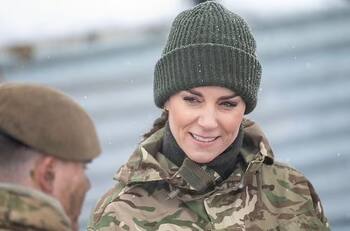 Kate Middleton ocupa rol de enfermera de combate al estrenar su cargo con la Guardia Irlandesa