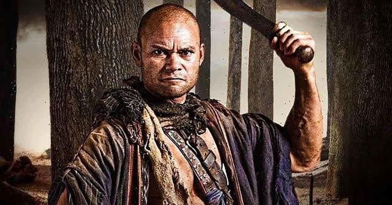 El actor neozelandés interpretó al gladiador Rhaskos en la ficción - Créditos: Twitter