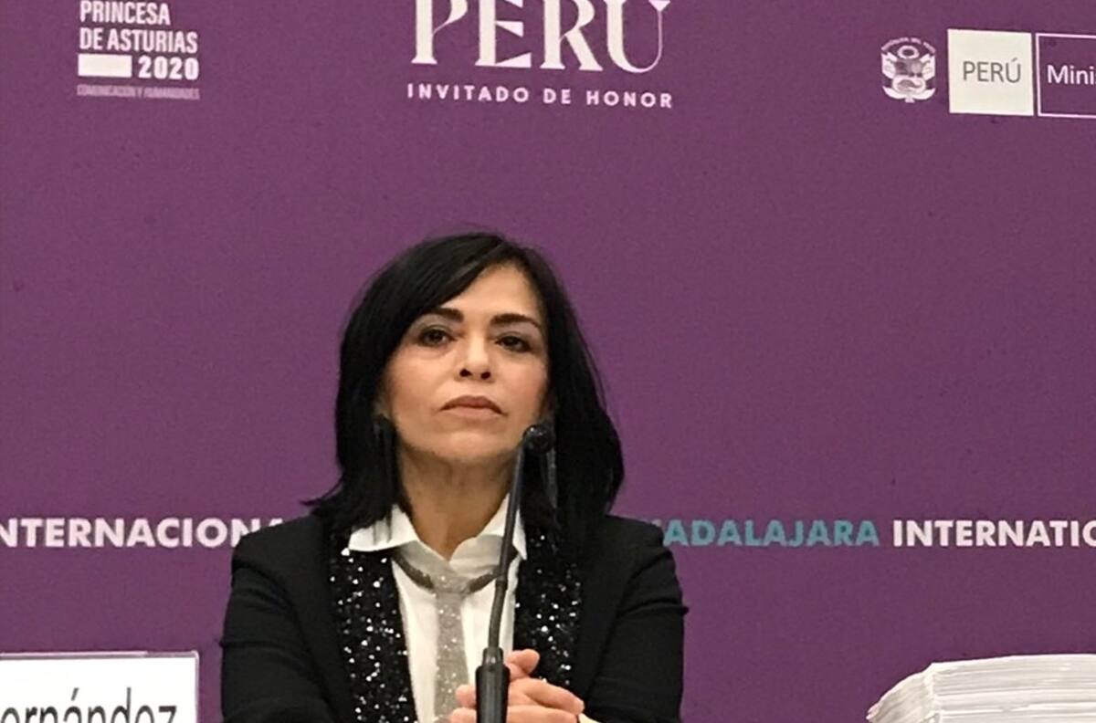 La escritora Anabel Hernández se lanza nuevamente contra los famosos involucrados en su libro