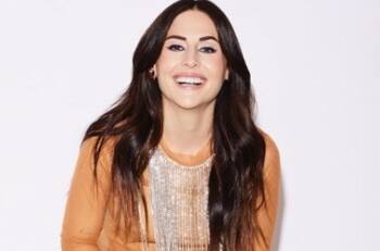 Zuria Vega hace de todo para subir el rating