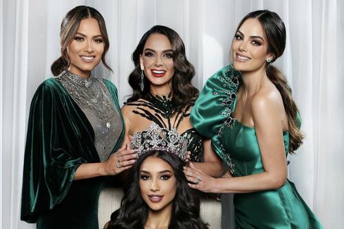 El gesto de las tres Miss Universo de México con Irma Miranda, la representante de ese país