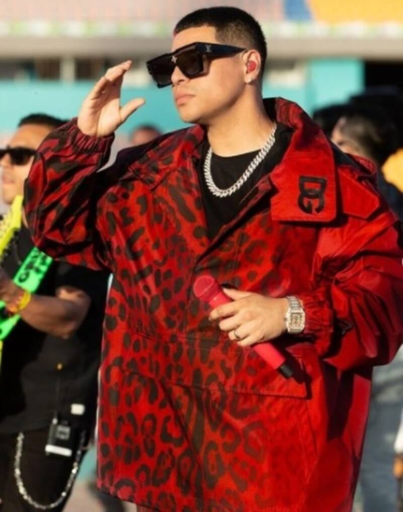 Eduin Caz presume foto con famoso cantante - Créditos: Instagram