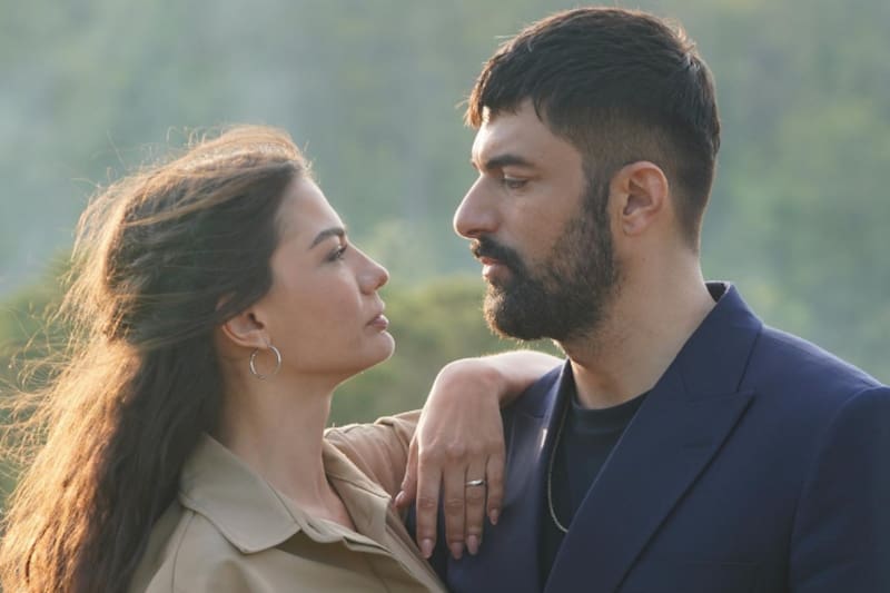 El actor turco es el protagonista junto a Demet Ozdemir de la nueva producción Adim Farah.