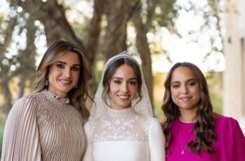 Familia real de Jordania revela álbum fotográfico de la boda de princesa Iman y plebeyo latino