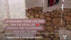 Daniel Arenas da romántico detalle a Daniella Álvarez por el Día de la Mujer