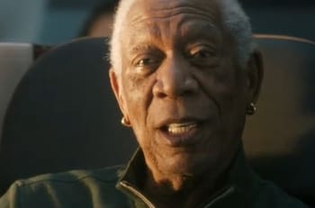 El misterioso guante negro que Morgan Freeman lució en los Óscar