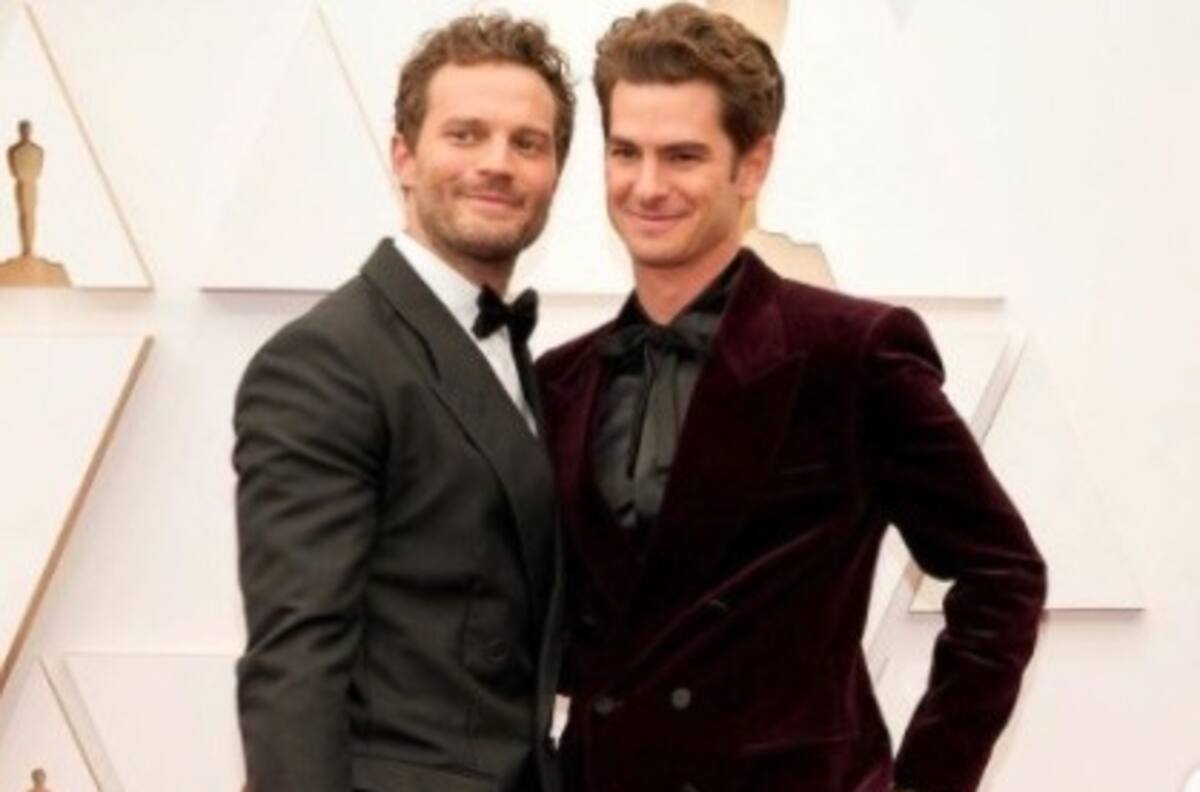 Andrew Garfield y Jamie Dornan demuestra su sólida amistad durante la alfombra de los Oscar