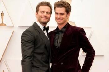 Andrew Garfield y Jamie Dornan demuestra su sólida amistad durante la alfombra de los Oscar